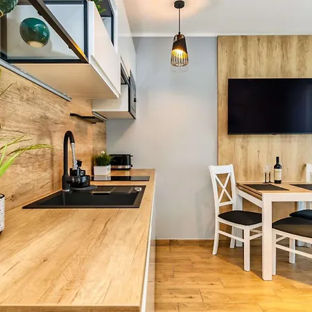 Park B Piamola, Bezplatne Solarium *