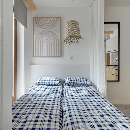 Park B Piamola, Bezplatne Solarium