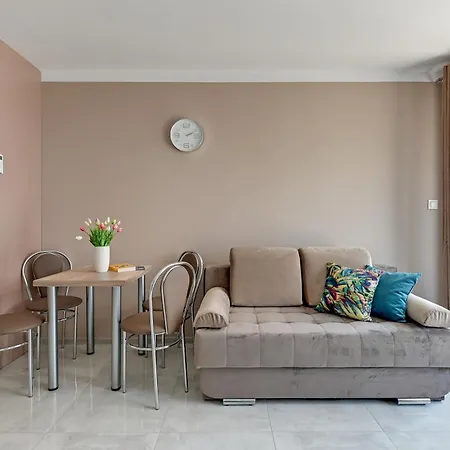 Park B Piamola, Bezplatne Solarium Apartment