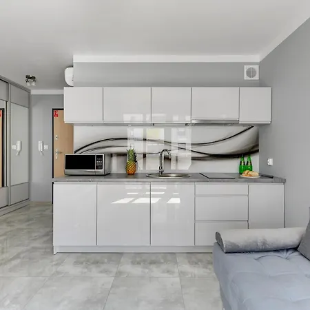 Park B Piamola, Bezplatne Solarium *