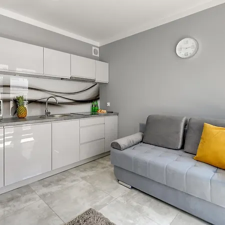 Park B Piamola, Bezplatne Solarium