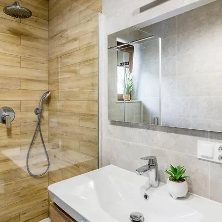 Park B Piamola, Bezplatne Solarium Apartment Stegna (Pomerania)