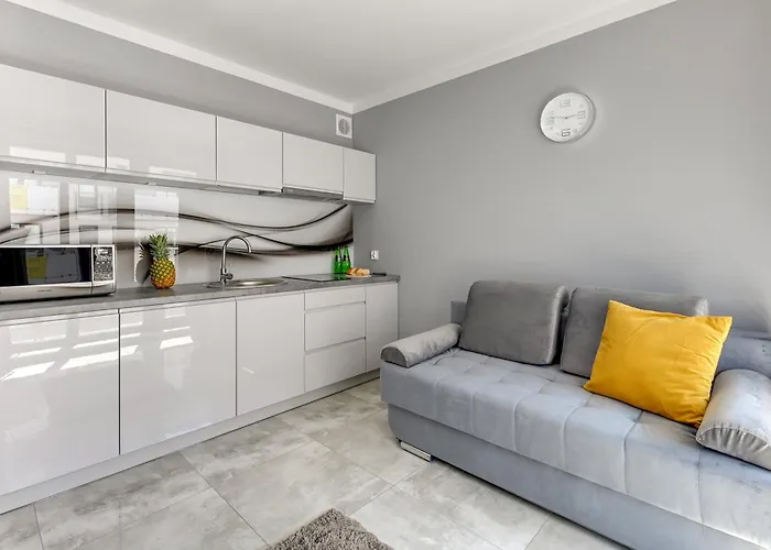 Park B Piamola, Bezplatne Solarium